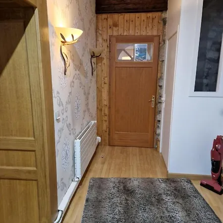 Face Au * Άννεσι