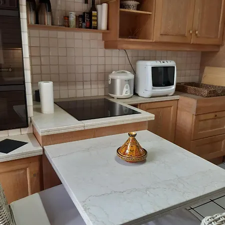 Face Au * Άννεσι